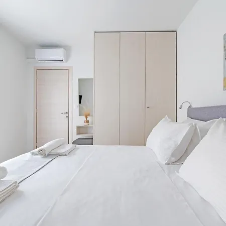 Elegant Seaside Apartment Bali (Crete)